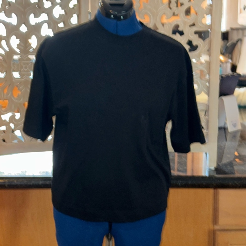 “Vince” Black T Shirt size XS